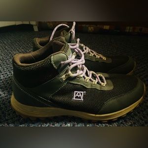 Women’s hiking boots